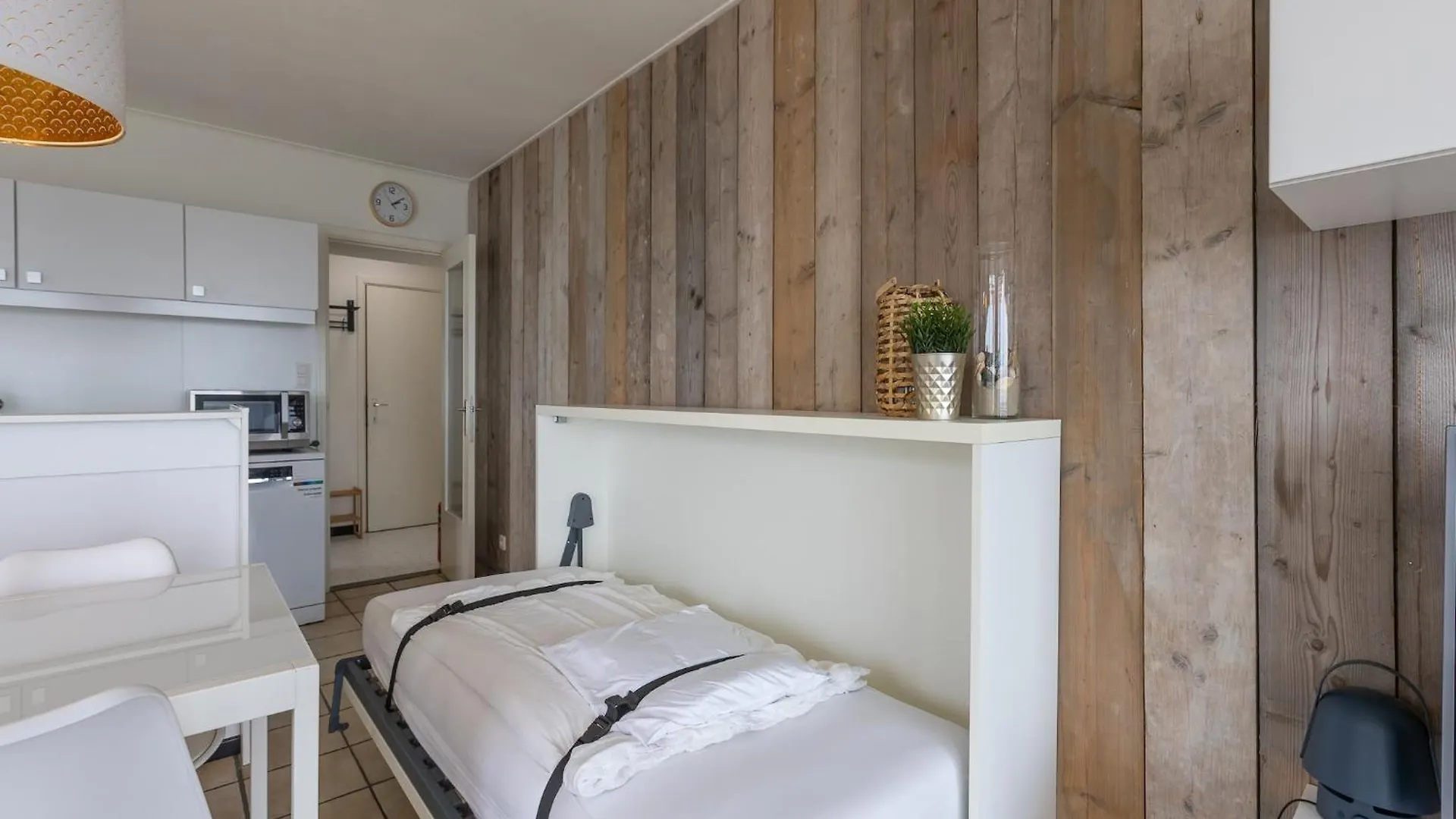 Seafront Apartment In Middelkerke